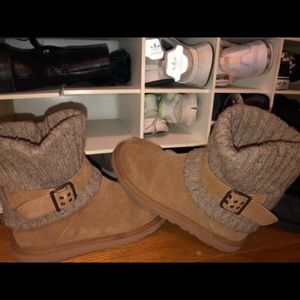 Brown Ugg Knotted boots